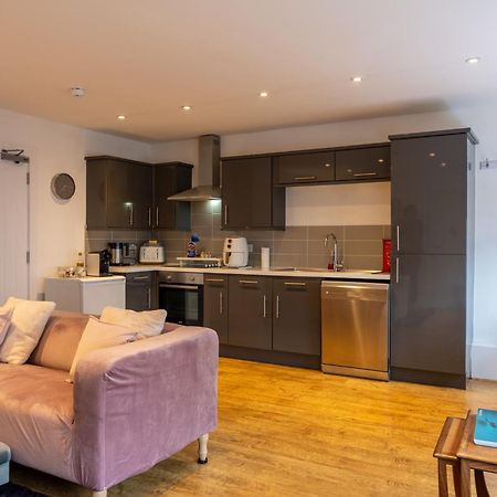 Cute 1 Bed Apartment 2 Mins From The Sea - Sleeps 4, Flat 8 The Gables, Church Street, Lyme Regis Exteriör bild