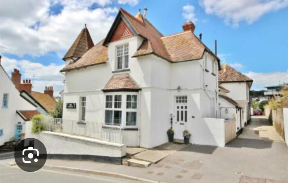 Cute 1 Bed Apartment 2 Mins From The Sea - Sleeps 4, Flat 8 The Gables, Church Street, Lyme Regis Exteriör bild