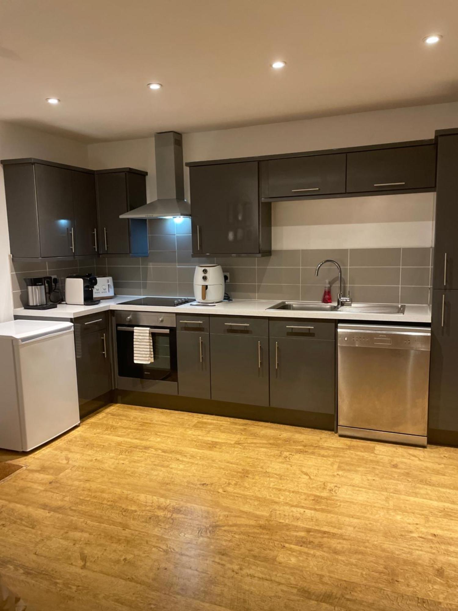 Cute 1 Bed Apartment 2 Mins From The Sea - Sleeps 4, Flat 8 The Gables, Church Street, Lyme Regis Exteriör bild