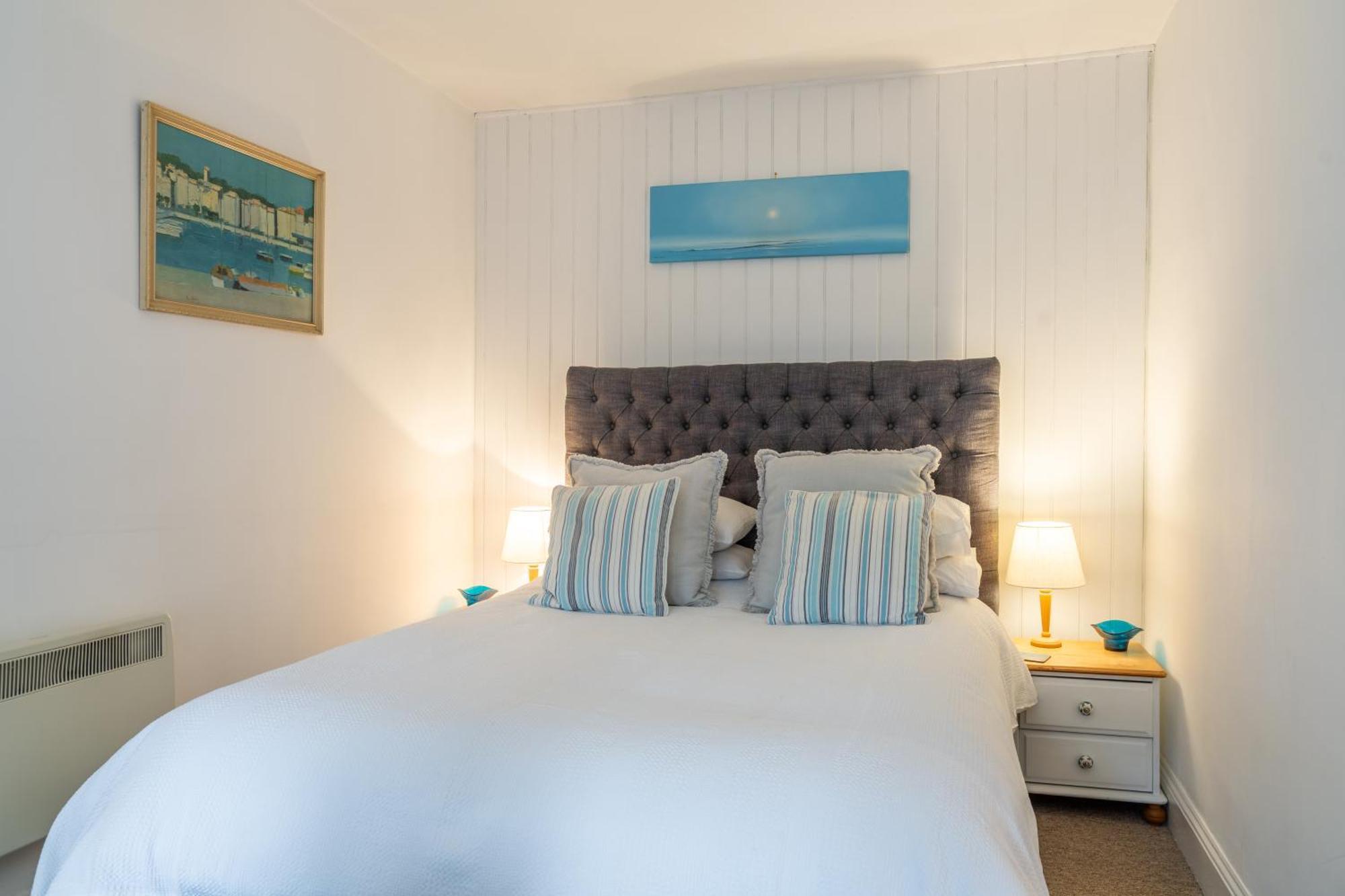 Cute 1 Bed Apartment 2 Mins From The Sea - Sleeps 4, Flat 8 The Gables, Church Street, Lyme Regis Exteriör bild
